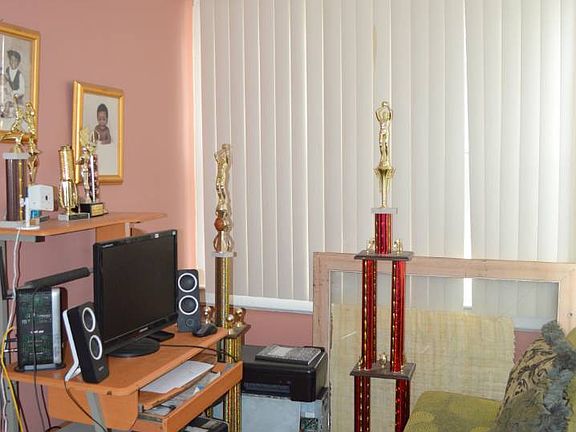 5th image of 21760 100th Ave