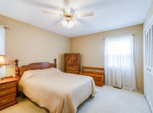 82 New Castle Ln, Willingboro, NJ 08046