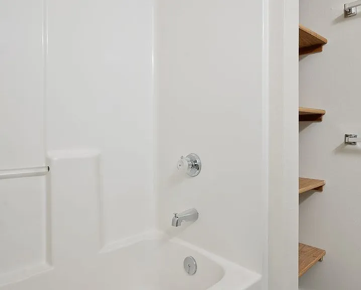 Daniels Apartments — Photo 12