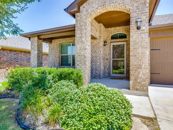 8424 Muddy Creek Dr, Fort Worth, TX 76131