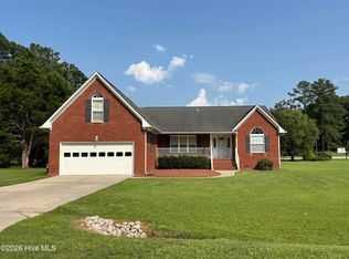 208 Pinewood Drive, New Bern, NC 28562
