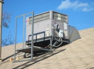 1020 Camelot Ct, Redding, CA 96003