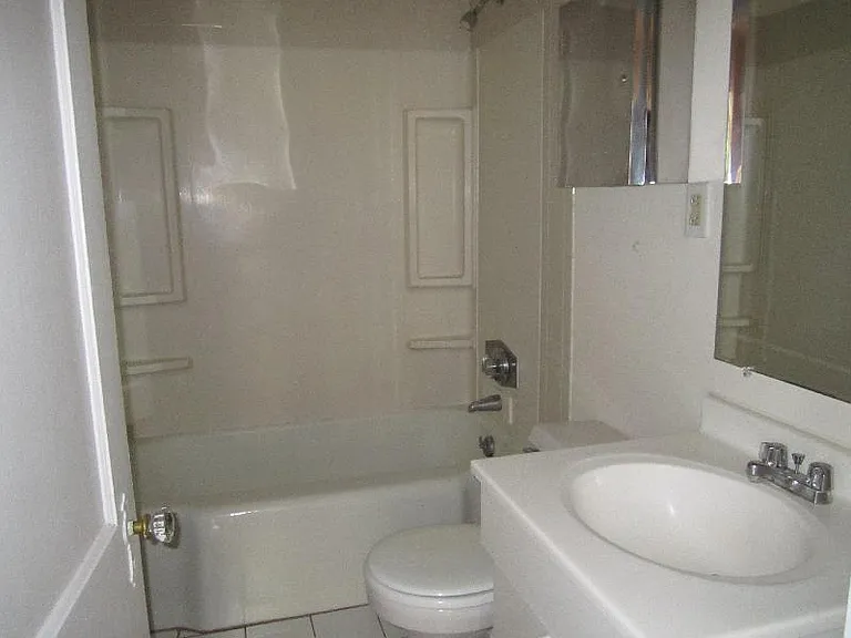 39 Lee St #3A — Photo 12