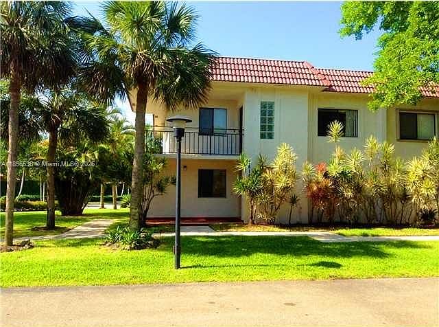 16168 Laurel Dr #201