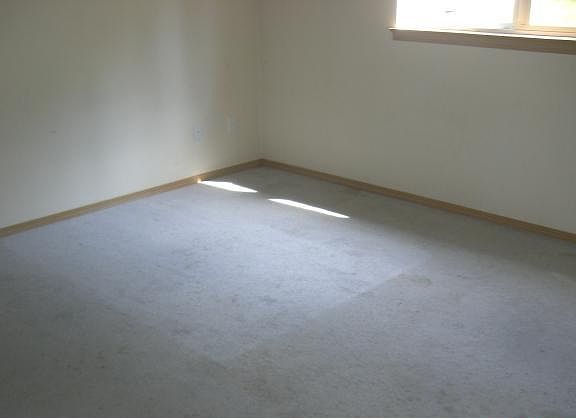 3rd image of 10513 Lake View Dr