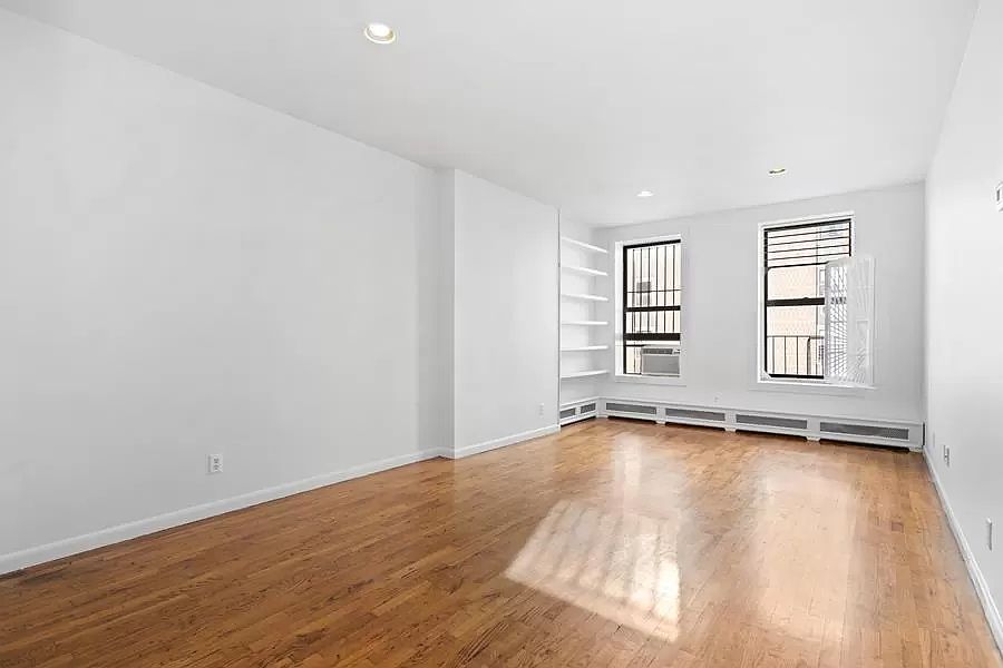1st image of 124 W 109th St APT 4A