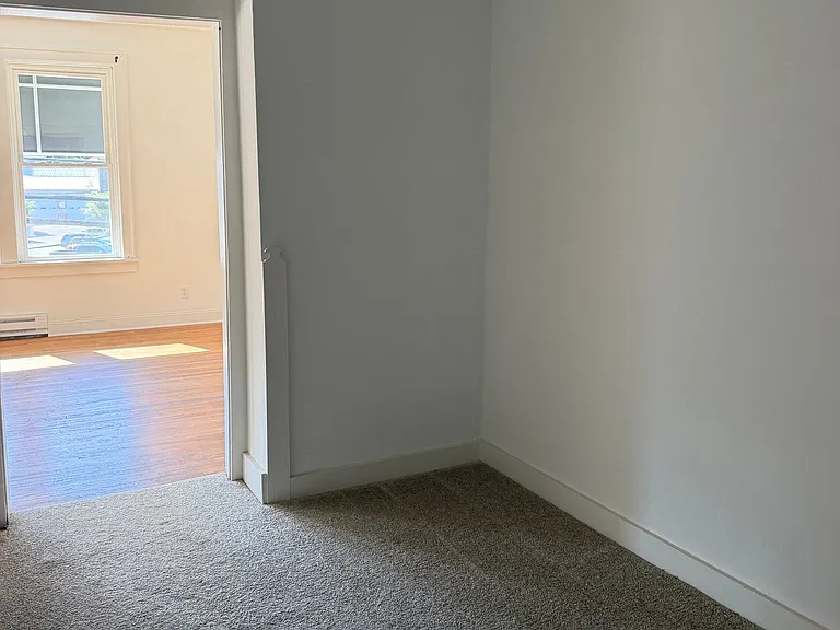 33 N Washington St #6 — Photo 9