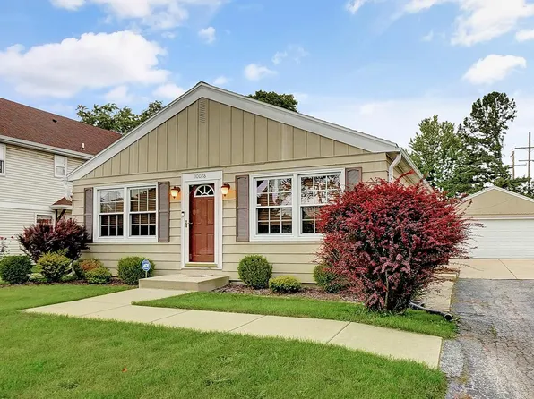 10028 West Courtland AVENUE, Wauwatosa, WI 53225