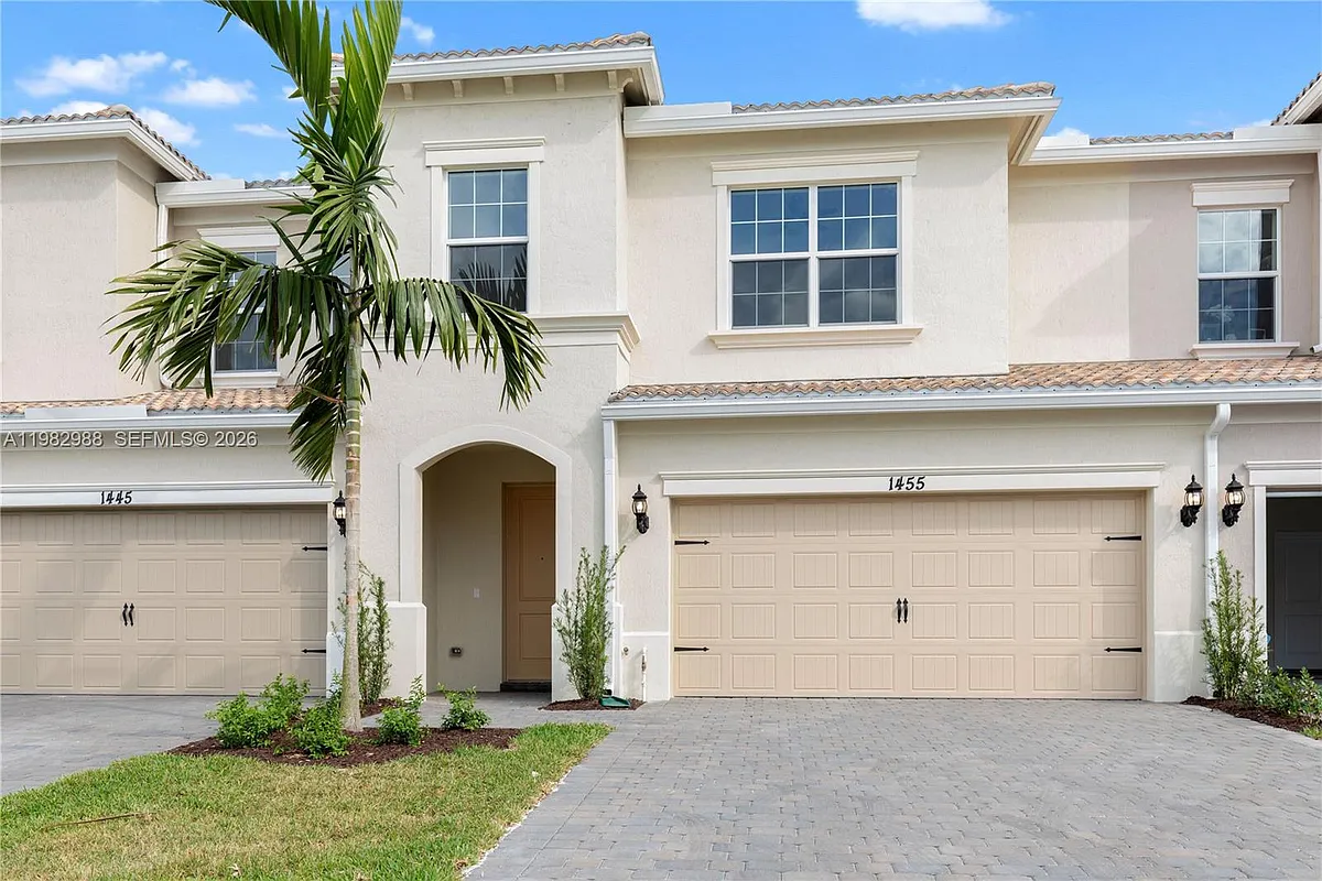 Photo 1 of 19 - 1455 Silk Oak Dr #1455 - Hollywood, FL Primary Photo - 1455 Silk Oak Dr #1455