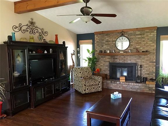 4th image of 3679 S County Road 475 E