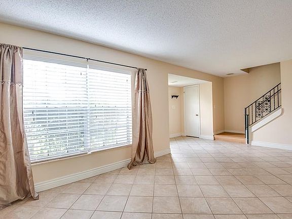 4th image of 5906 La Costa Dr