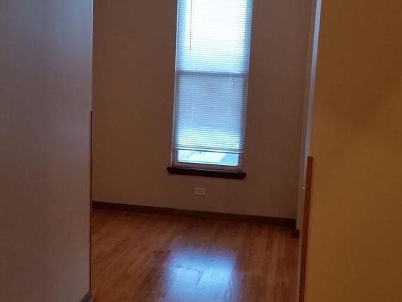 4th image of 8428 S Kerfoot Ave #2