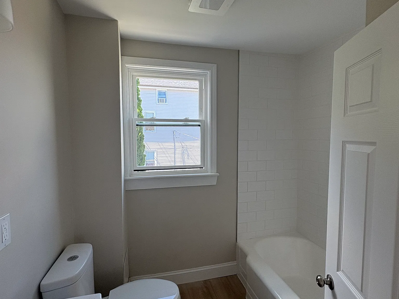 1 bed, 500 sqft, $1,600 — Photo 2