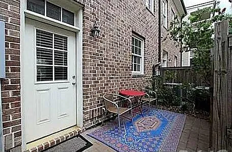 319 Berrien St — Photo 13