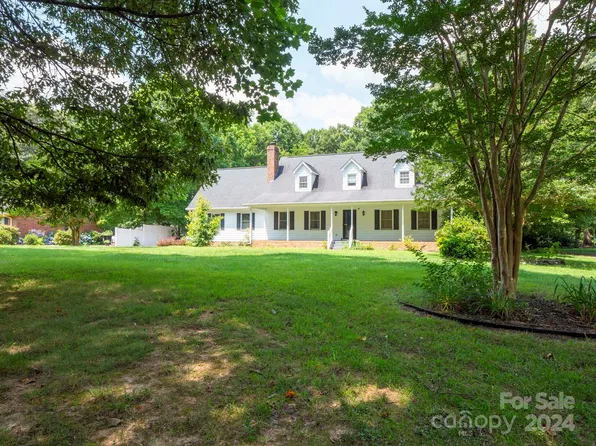 1320 Crown Forest Ln, Monroe, NC 28112