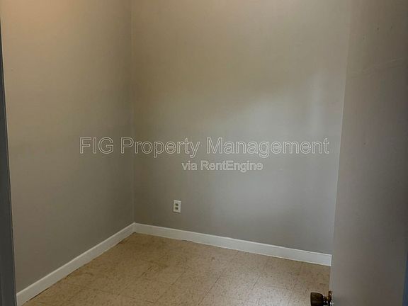 4th image of 102 E H St #6