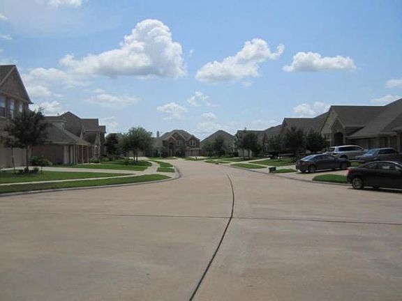 2nd image of 2601 Ravenlake Ct