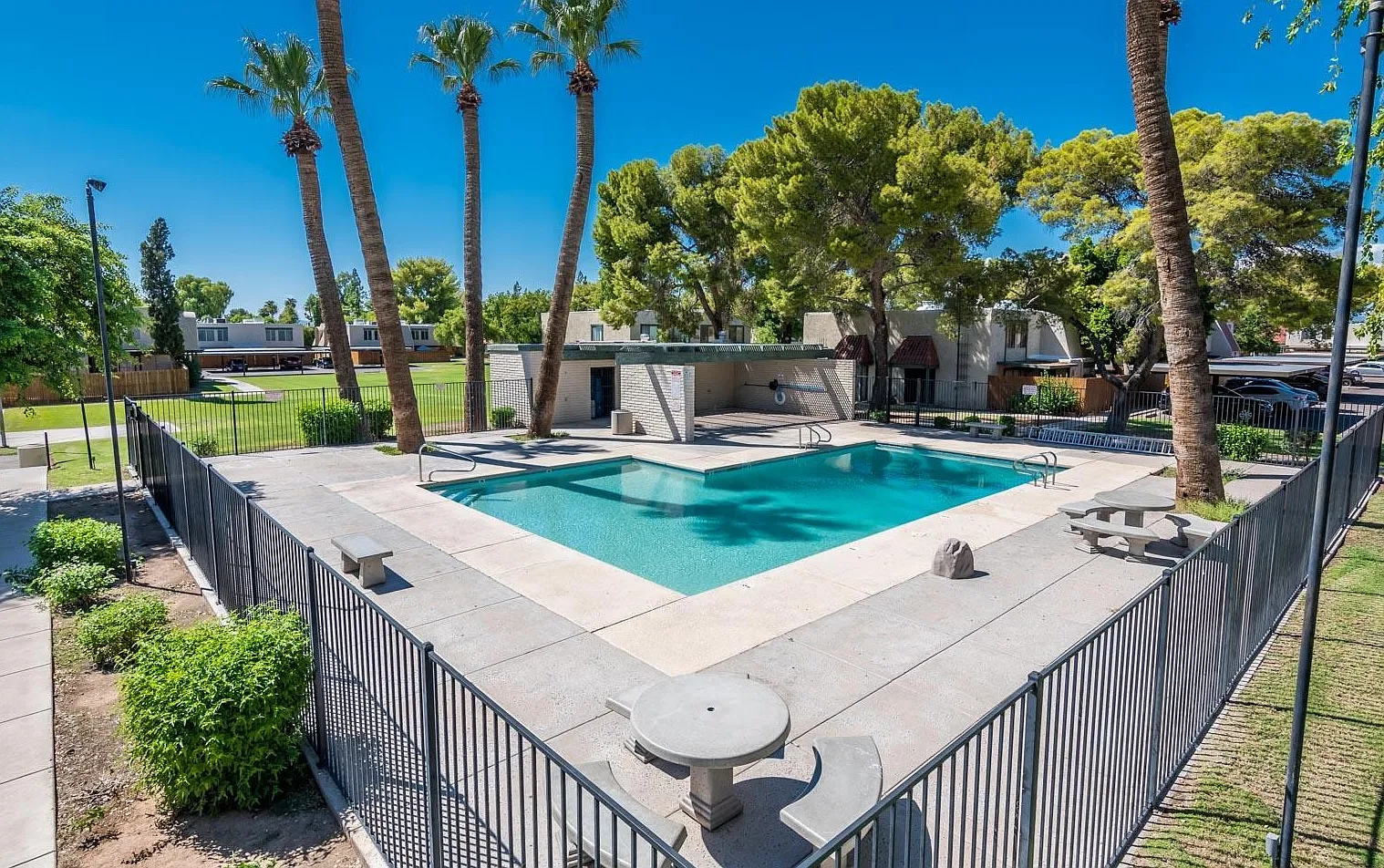 3 bed, 1.5 bath, 1100 sqft, $1,500 — Photo 4