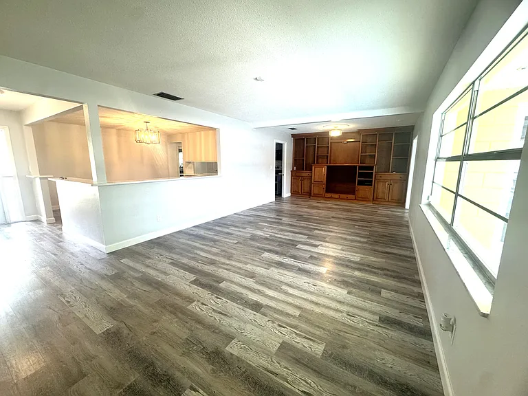 2924 Raeford Rd — Photo 10