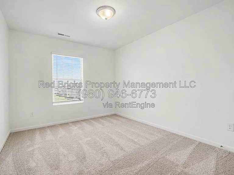 826 Earhart St NW — Photo 22
