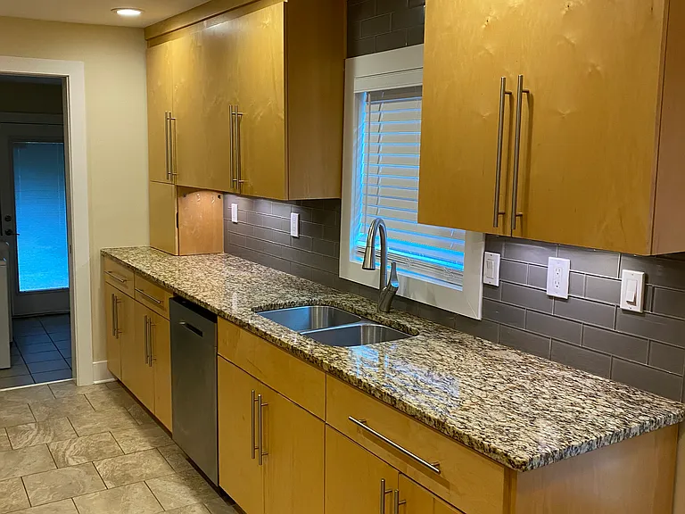 728 Fairburn Rd NW — Photo 3
