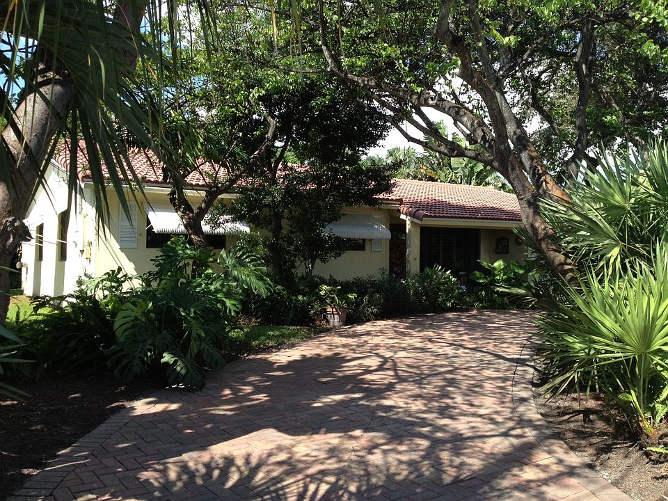 1st image of 7811 Edgewater Dr