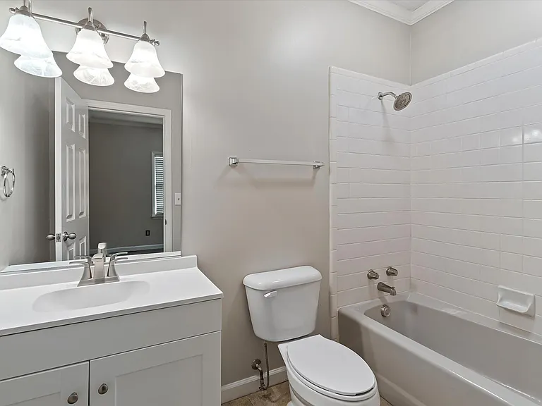 1810 Oakcrest Ct — Photo 28