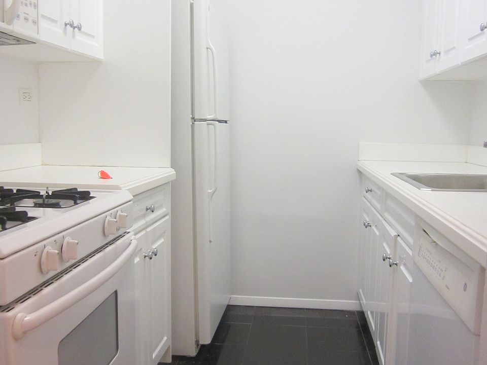1st image of 365 W 52nd St APT 1g