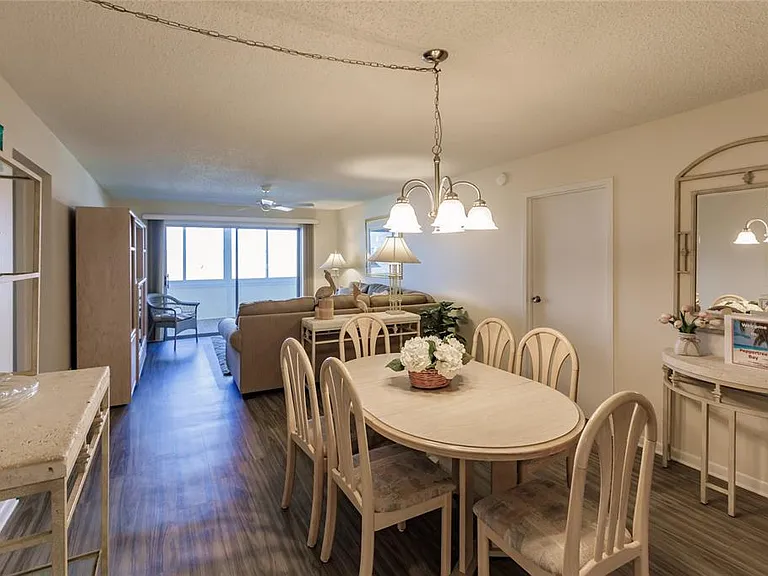 1055 W Peppertree Dr #302AA — Photo 10