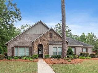 102 Chantilly Pl, Dothan, AL 36303
