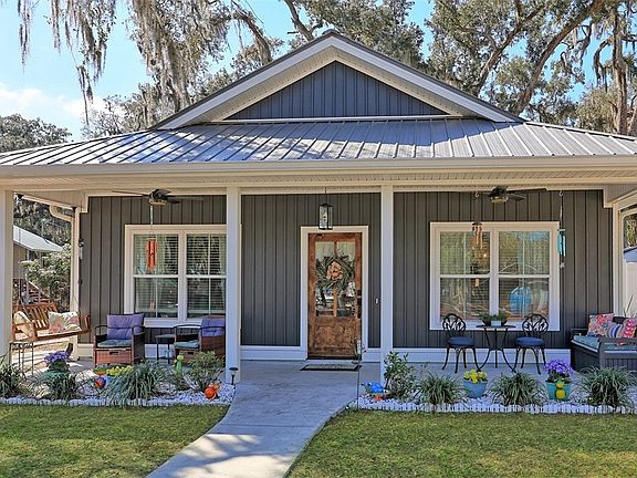 3rd image of 1130 Fishermans Lodge Rd NE