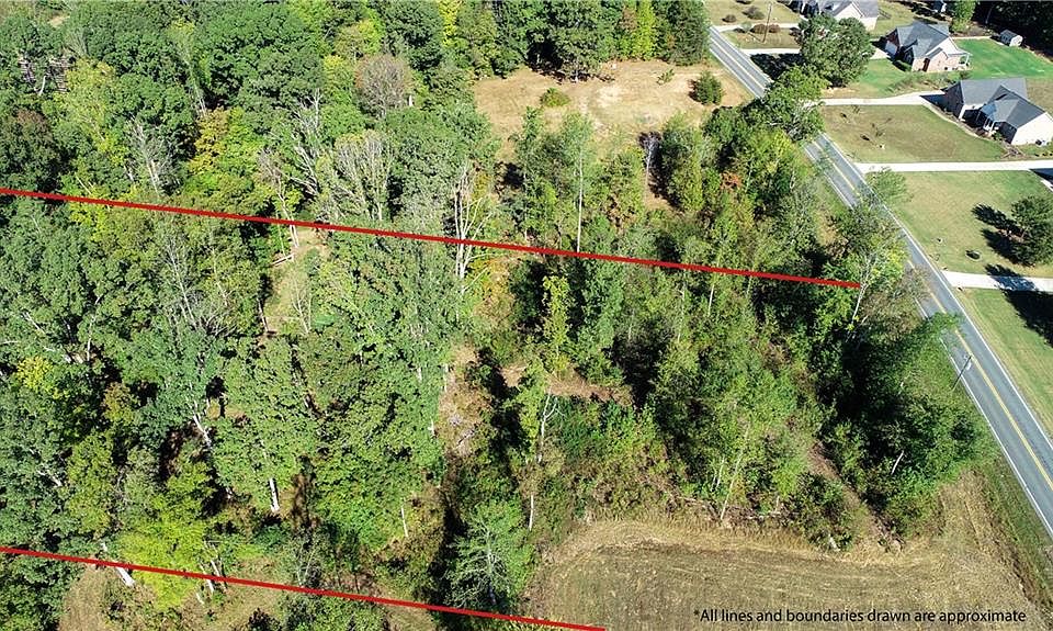 2nd image of 2832 Burch Bridge Rd