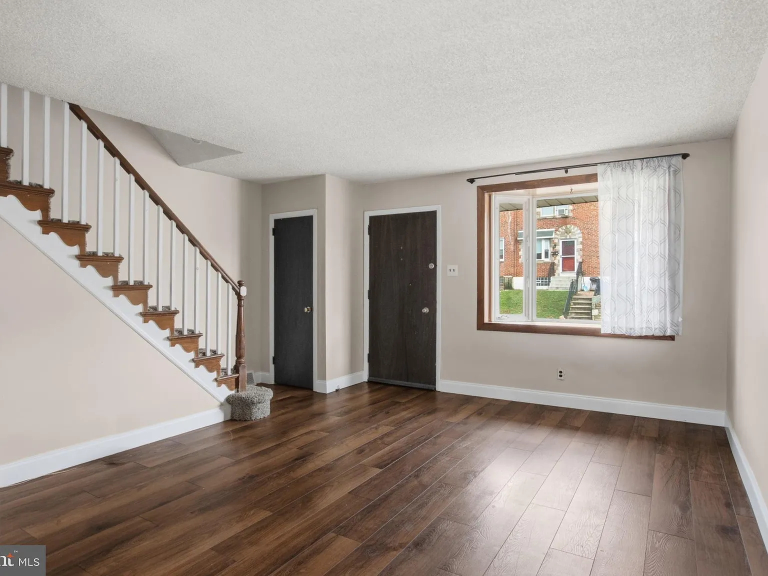 2 bed, 1.0 bath, 906 sqft, $1,750 — Photo 4