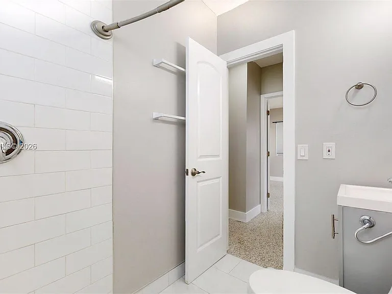 101 W 11th St #1 — Photo 19