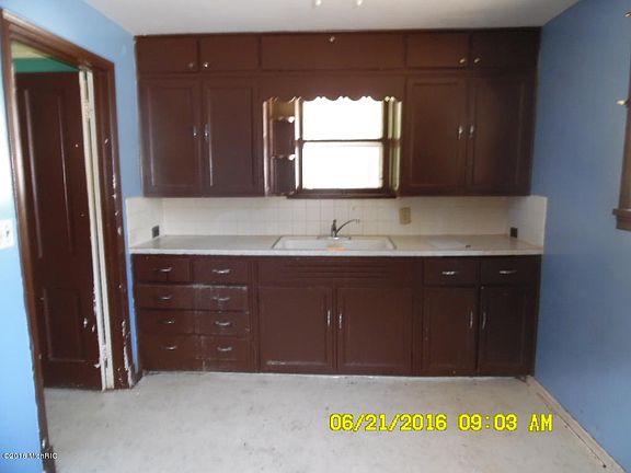 4th image of 241 N O Keefe St