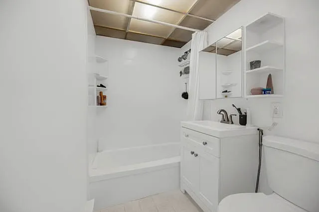 1120 Warburton Ave #1F — Photo 15