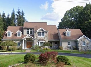 29 Masonicus Rd, Mahwah, NJ 07430