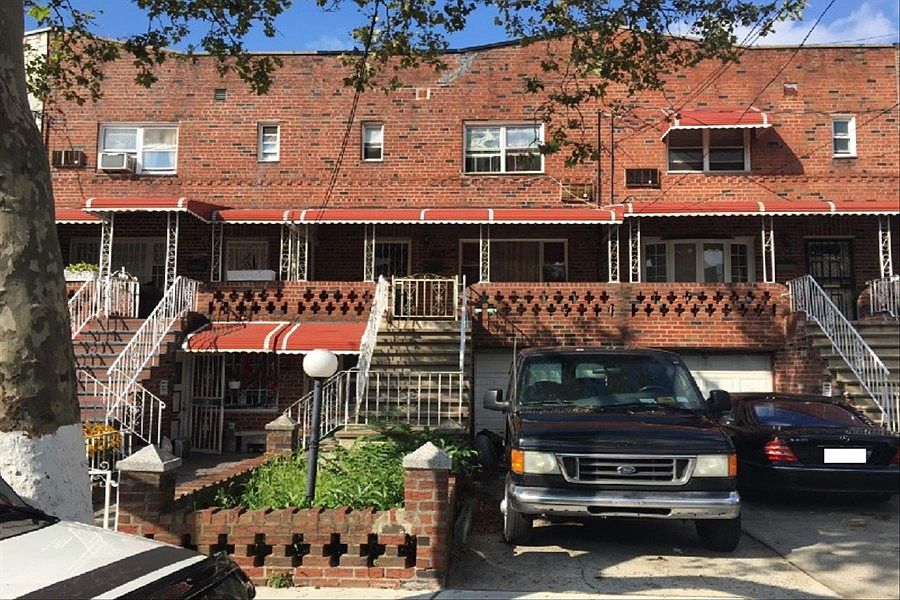 1st image of 224 E 88th St