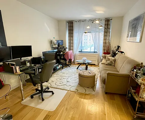 Rented by NY Living Solutions | media 11