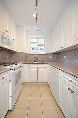 Rented by essential NEW YORK Real Estate | media 14