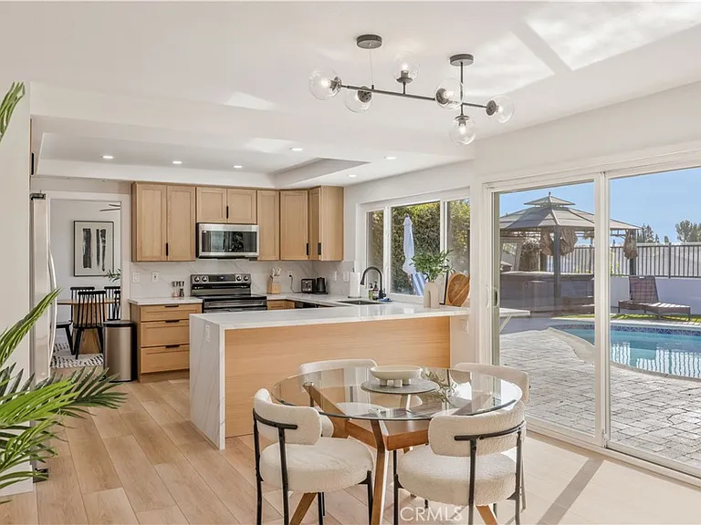 25266 Pacifica Ave — Photo 8