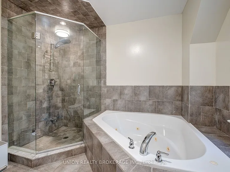 77 Logan Ave — Photo 16