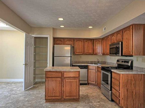 5th image of 206 Arabian Cir