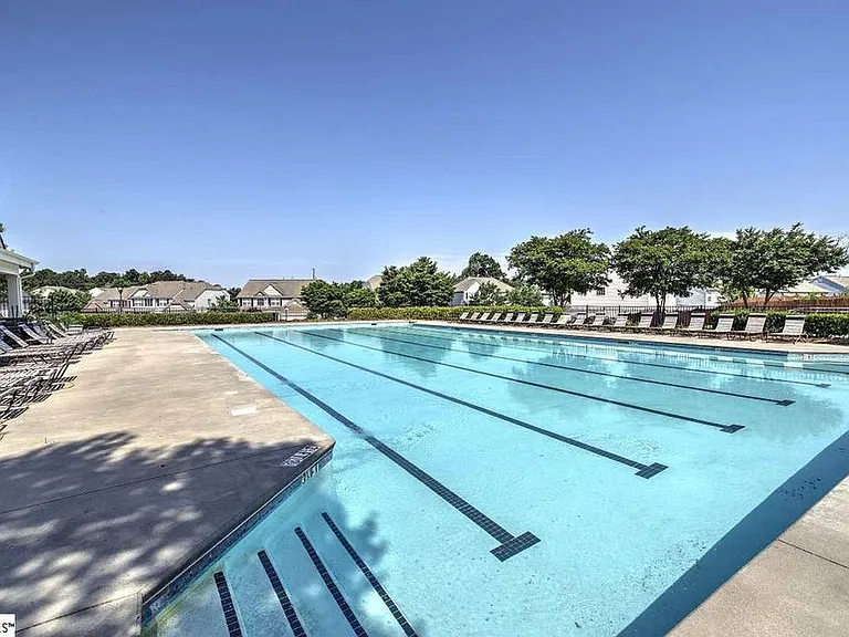 180 Heritage Point Dr — Photo 15