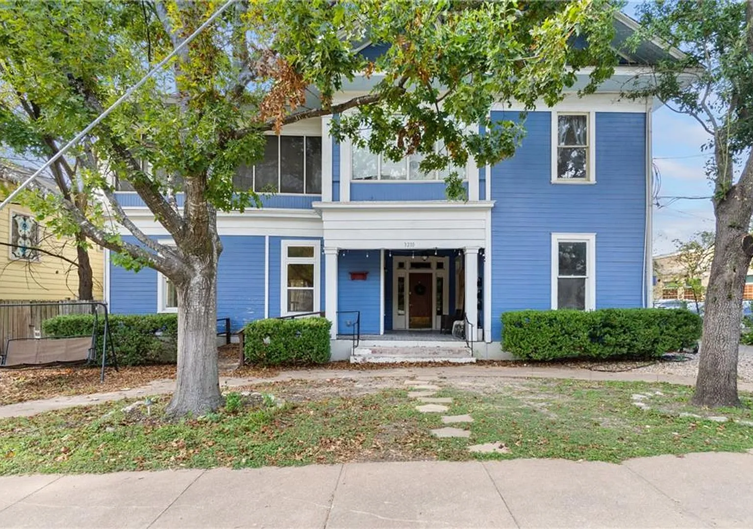 HUGE 8 bedroom house — Photo 1