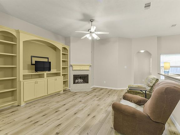 5th image of 15951 W Bellefontaine Way
