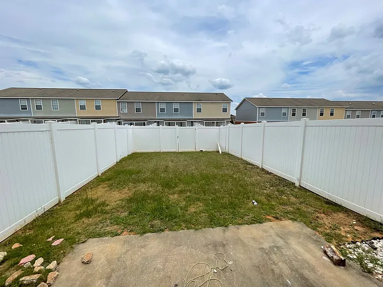216 Claremont Ave — Photo 15