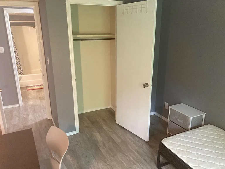320 Brown St #811 — Photo 5
