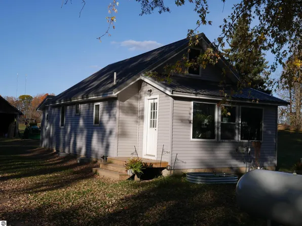 384 W Borden Rd, Rose City, MI 48654