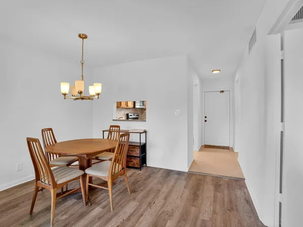 8400 LAGOS DE CAMPO Boulevard #305, Tamarac, FL 33321